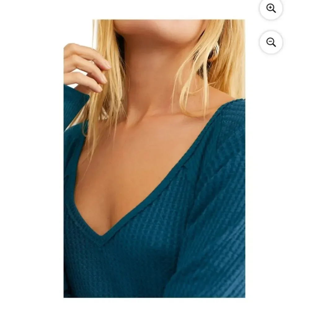 We The Free | Size M Womens long Sleeve V Neck Blouse